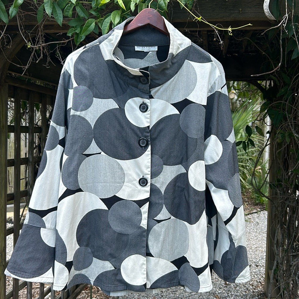 bryn Walker Black and White Circle Pattern Blazer